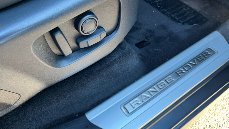 Land Rover Range Rover Sport 3.0 D300 HSE Dynamic Black 5dr Auto Diesel Estate